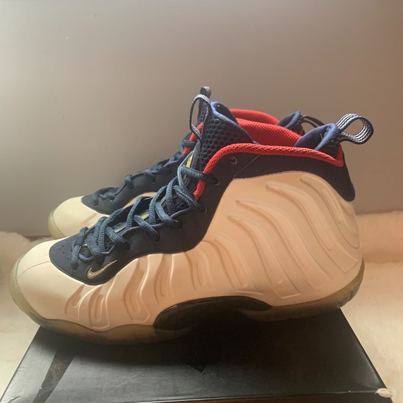 Nike - Picture 1 of 4